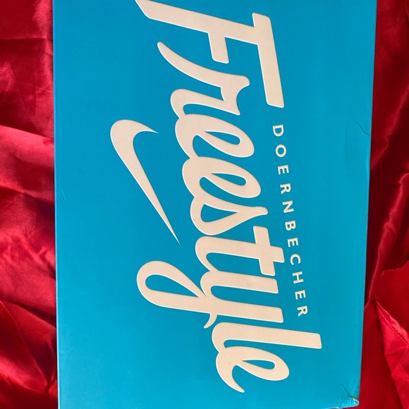 Nike react 87 doernbecher freestyle - Picture 4 of 4